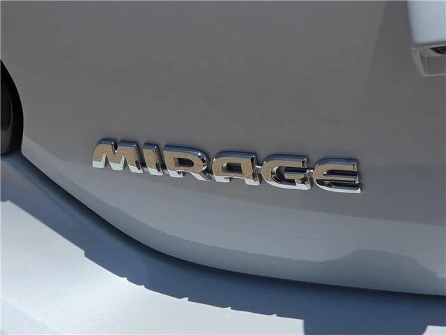 Used 2024 Starlight Silver Metallic Mitsubishi ES image 8