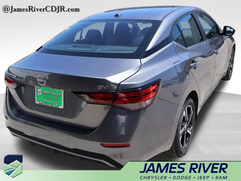 Used 2024 Gray Nissan SV image 5