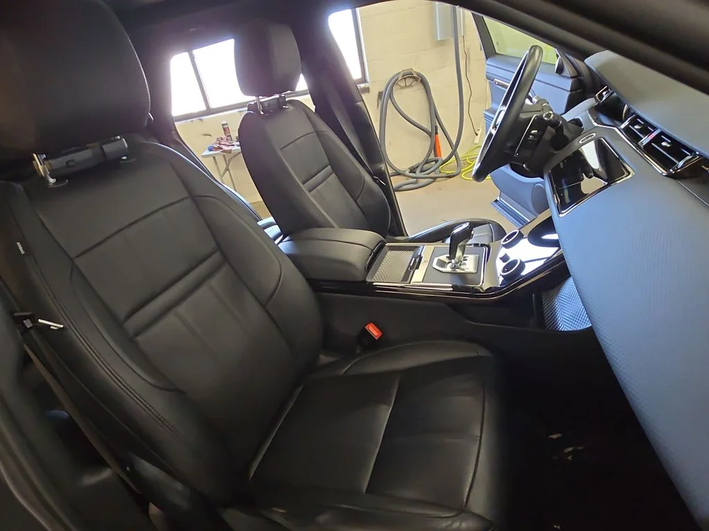 Used 2021  Land Rover Dynamic image 10