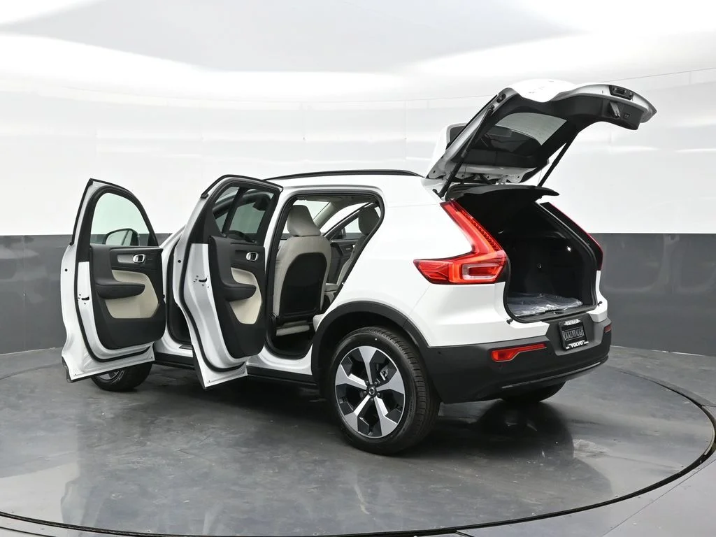 New 2026 Crystal White Volvo Plus image 45