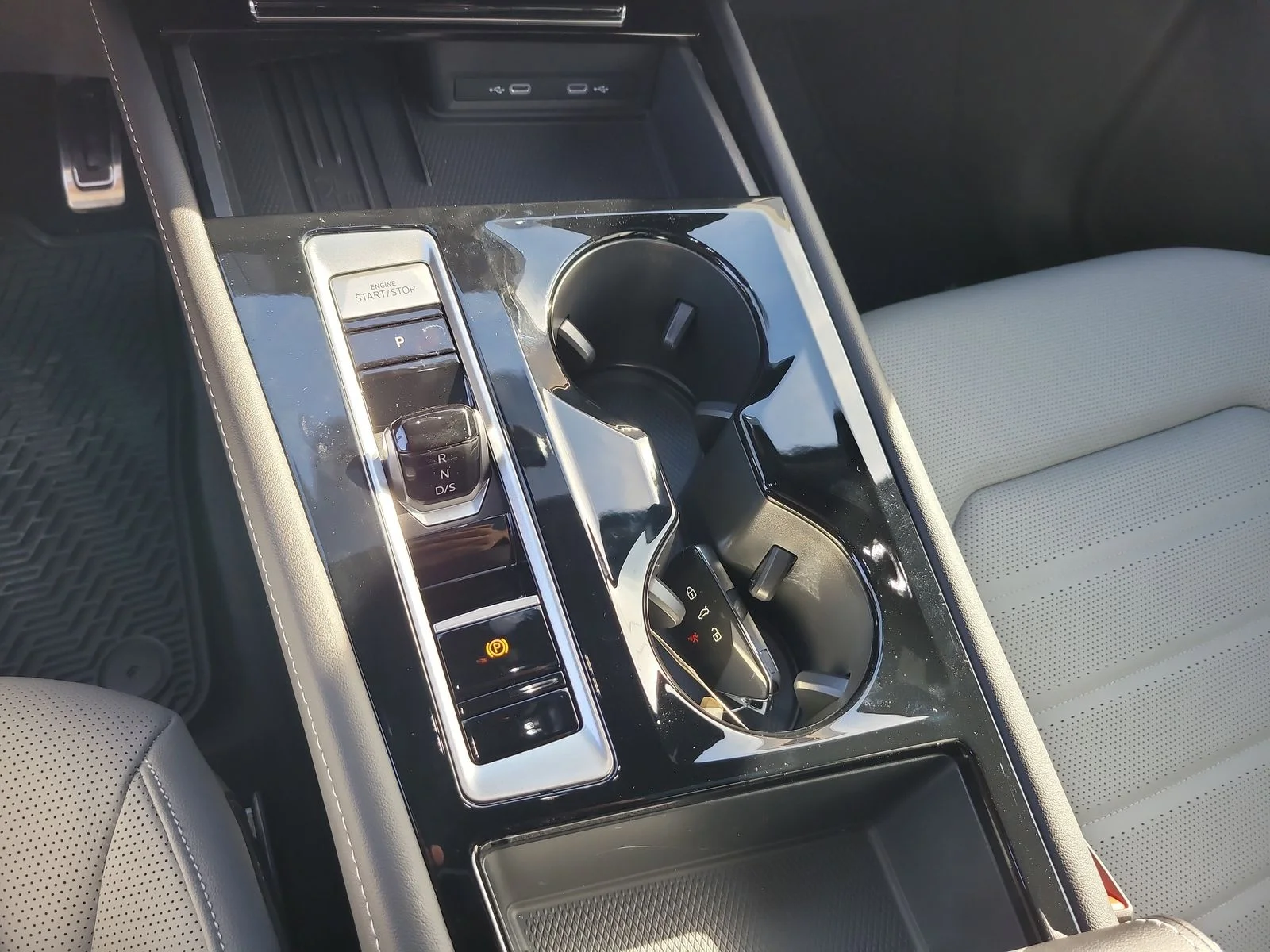 2026 Volkswagen Atlas Cross Sport SEL R-LINE - Photo 26