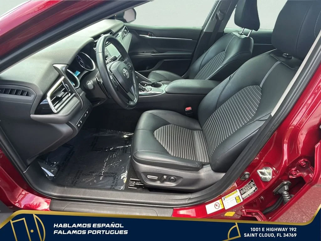Used 2018 Red Toyota SE image 12