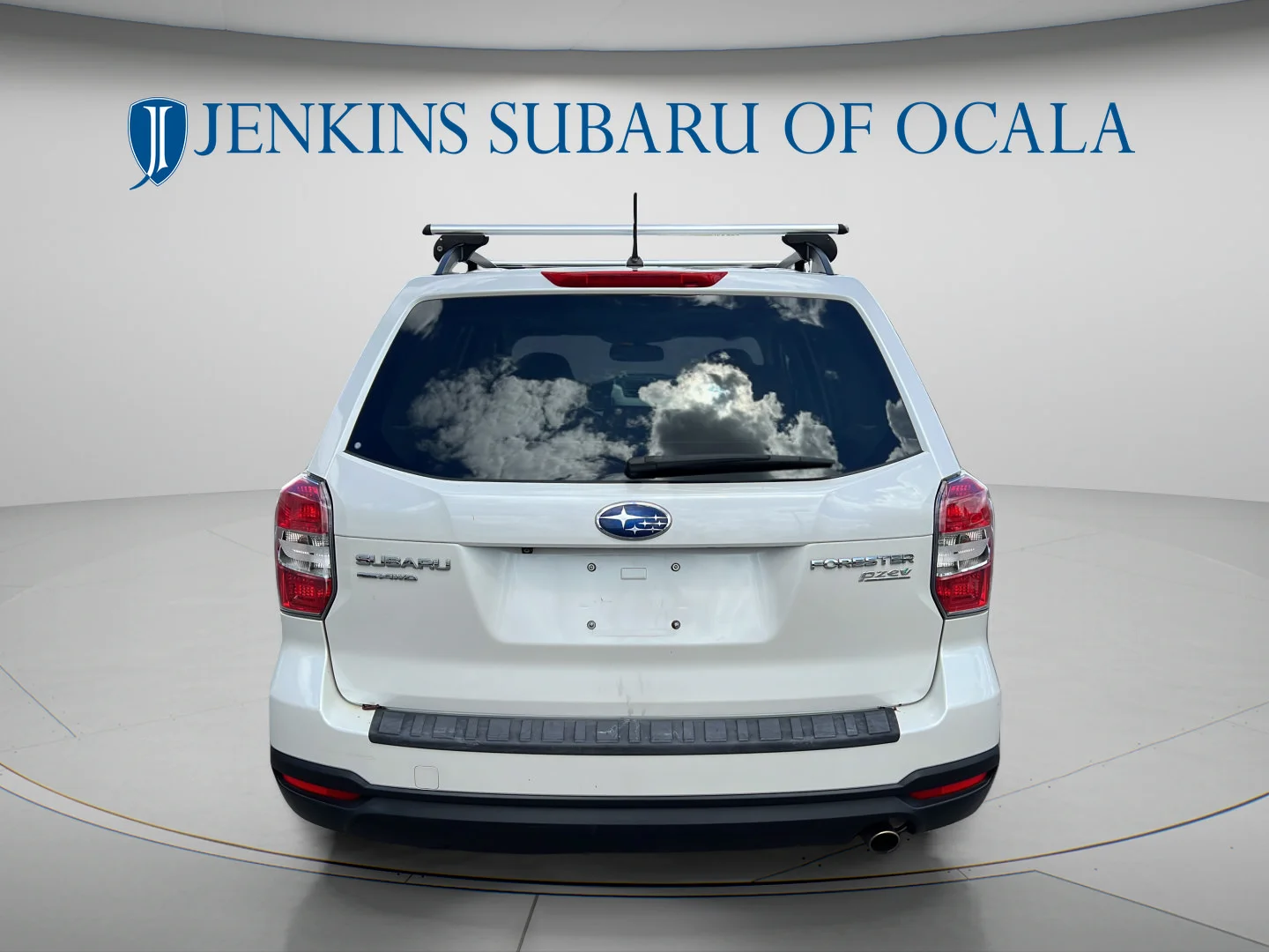 Used 2015 Satin White Pearl Subaru 2.5i Premium image 4