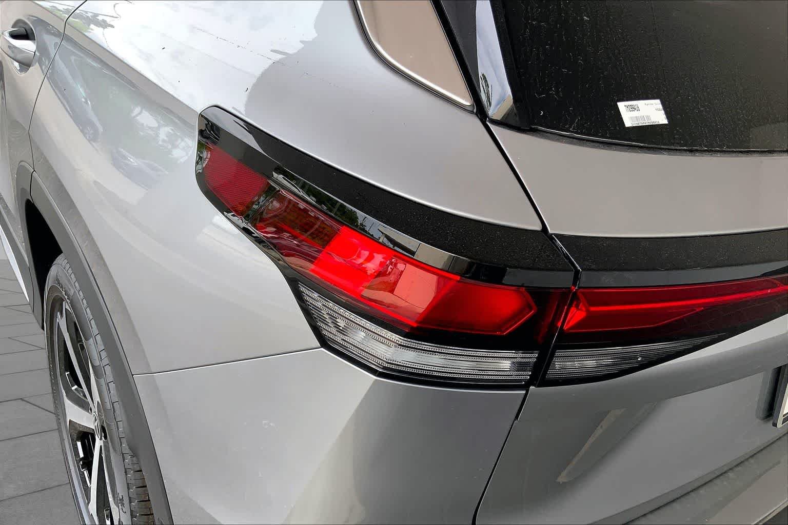 New 2026 Pyrite Silver Metallic Volkswagen SE image 14