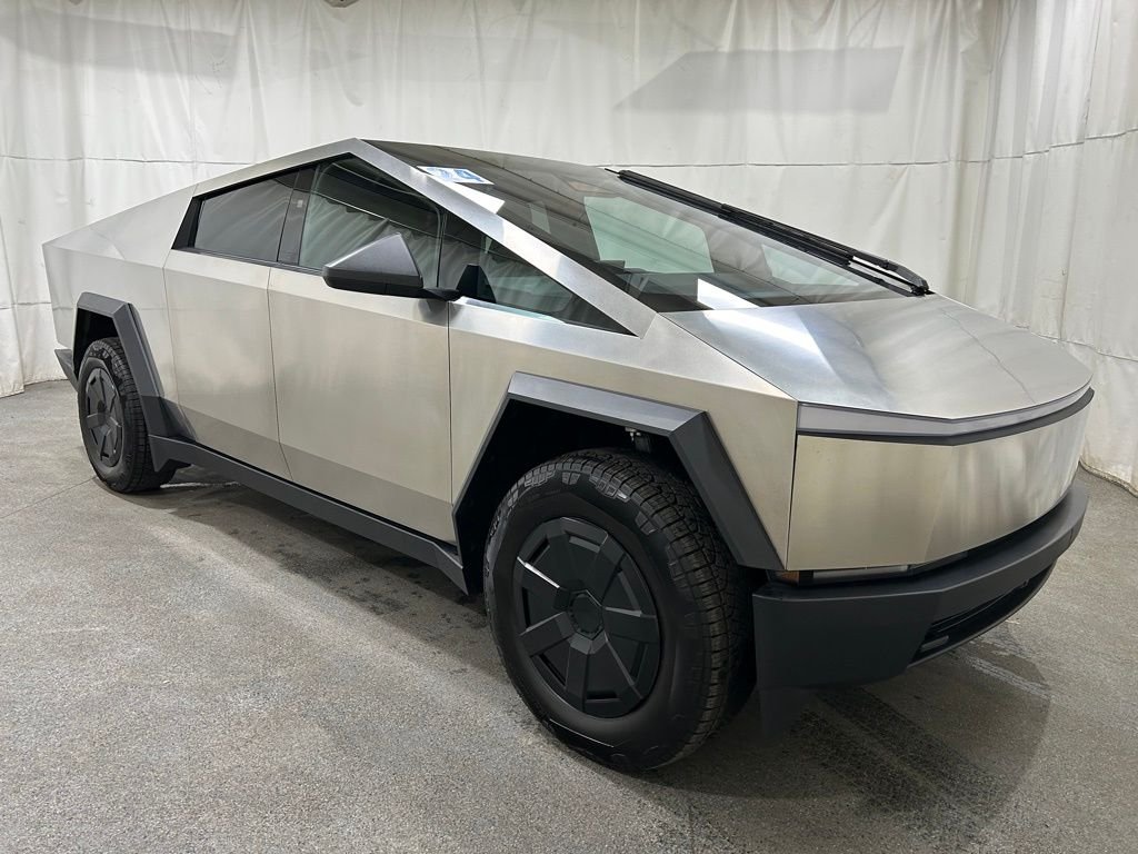 Used 2024 Tesla Cybertruck Base with VIN 7G2CEHED7RA049391 for sale in Beavercreek, OH