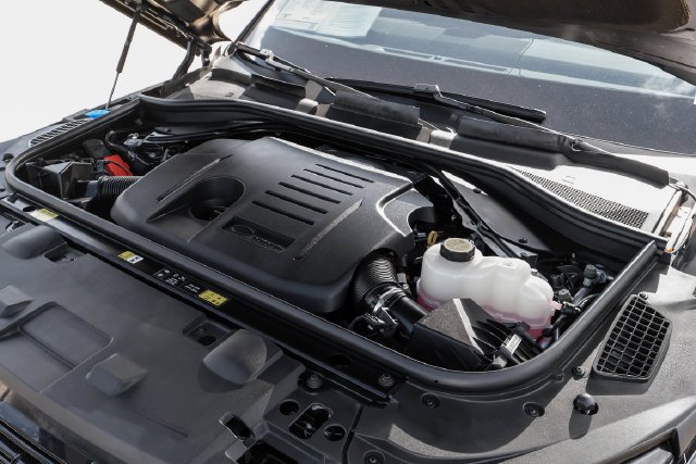 Certified Used 2025 Gray Land Rover Dynamic SE image 46