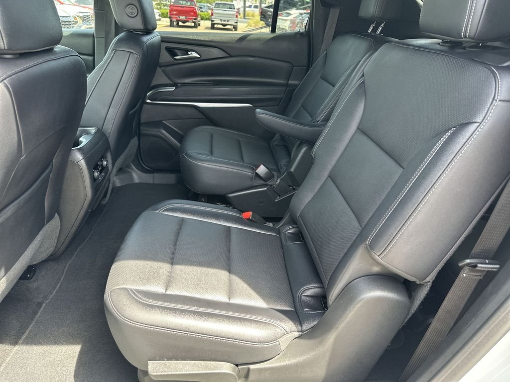Used 2025 Summit White Chevrolet LT image 19
