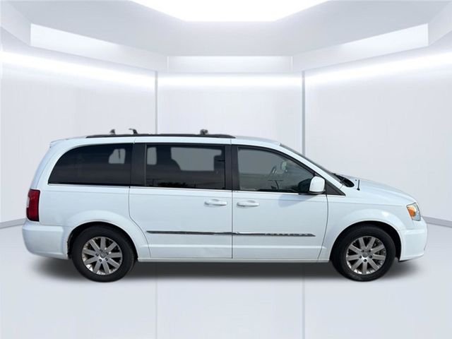 Used 2015 White Chrysler Touring image 5
