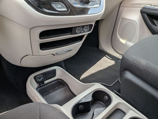Used 2023 White Chrysler LX image 30