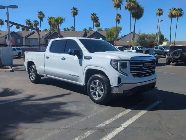 2024 GMC Sierra 4WD Crew Cab Short Box SLT's photo