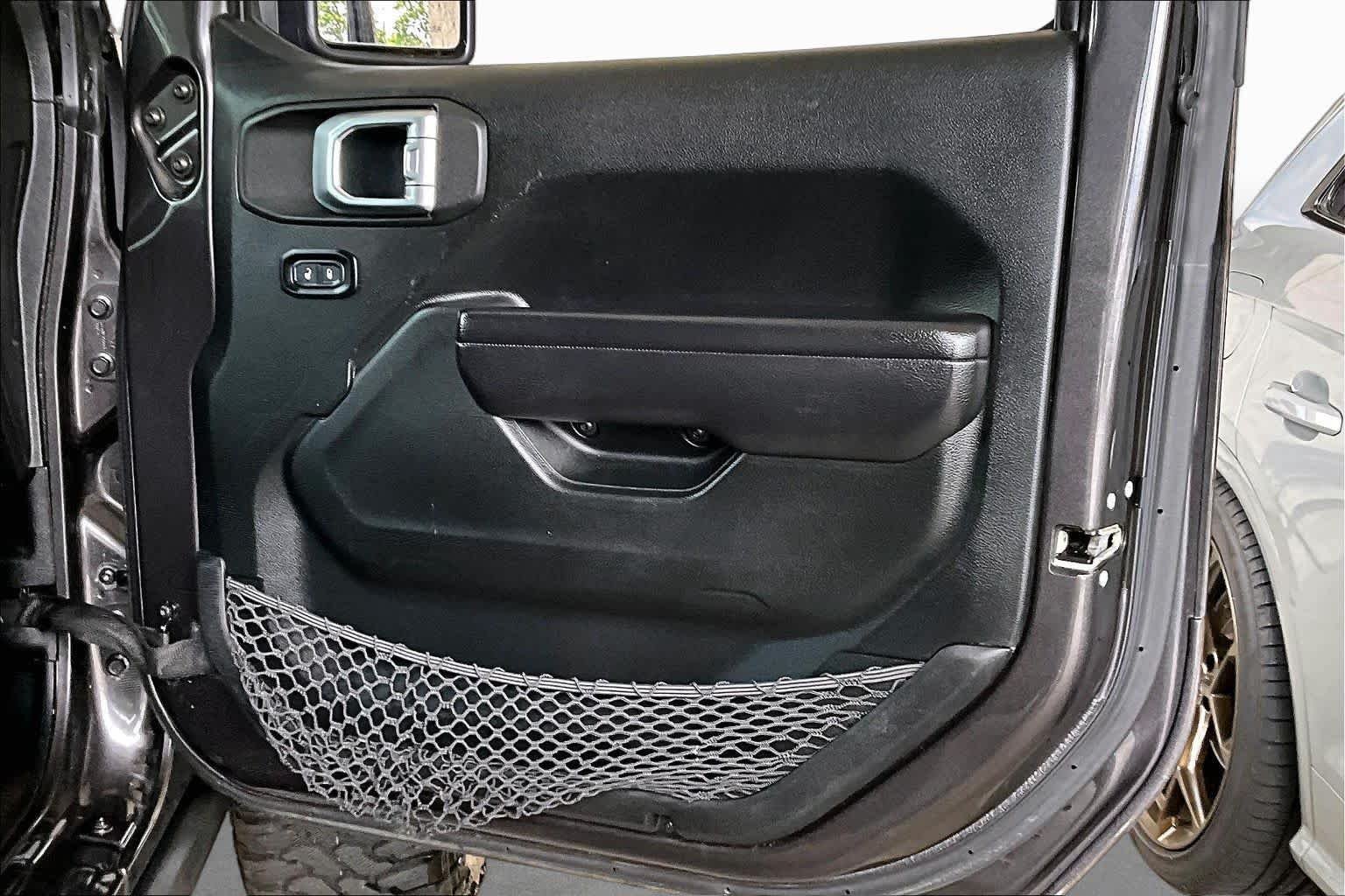 Used 2020 Granite Crystal Metallic Clearcoat Jeep Rubicon image 22