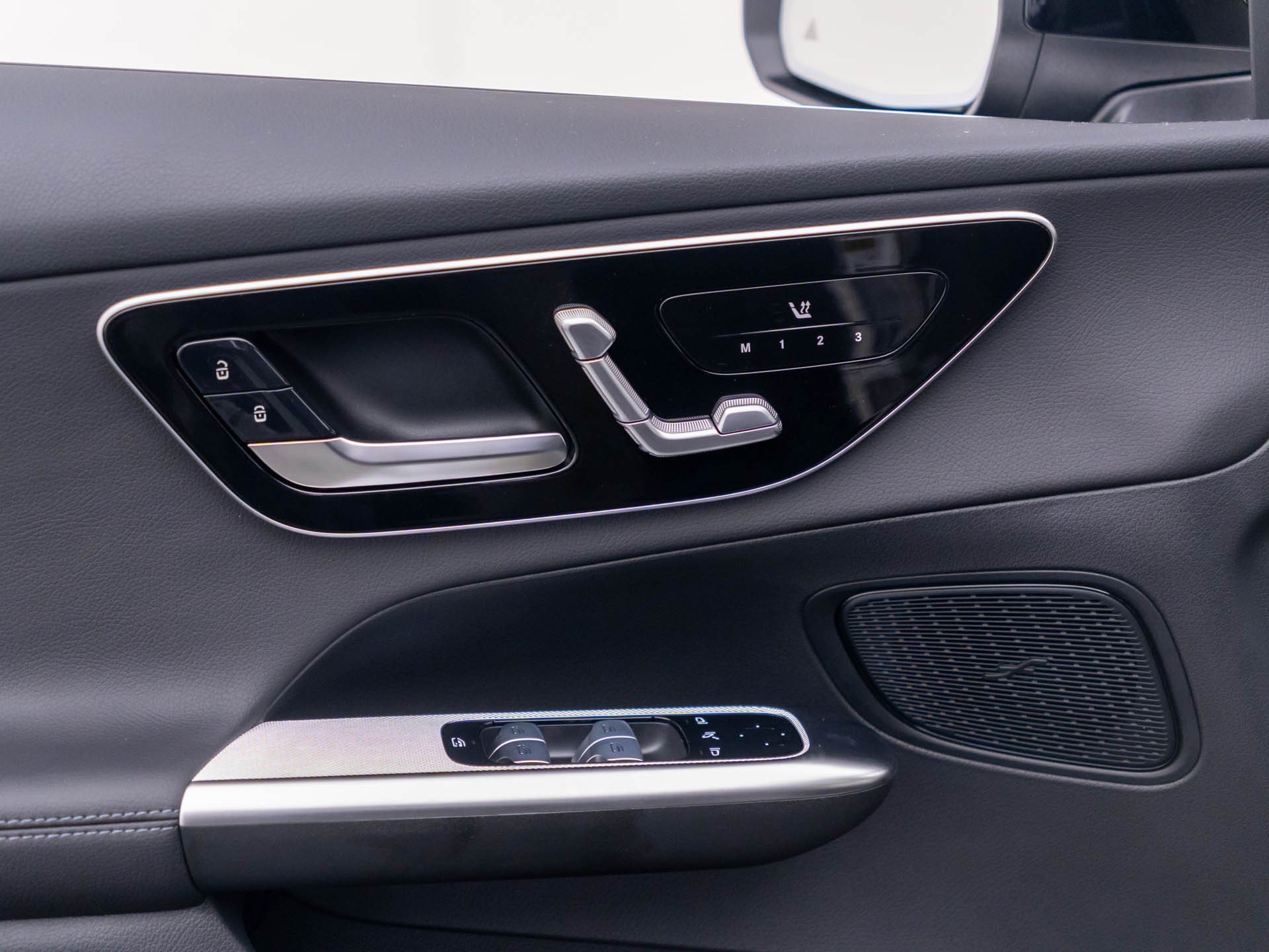 New 2027 Black Mercedes-Benz GLC 300 image 55