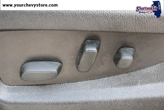 Used 2017 Silver GMC SLE image 15