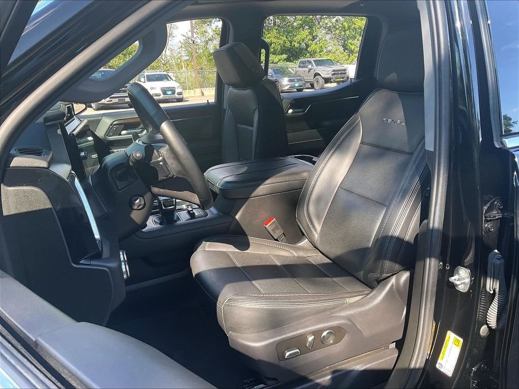 Used 2024 Black GMC Denali image 9