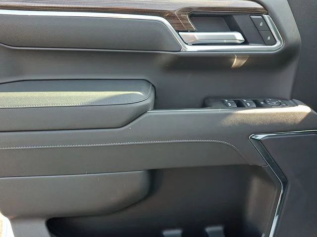 New 2026 White Chevrolet LT image 10