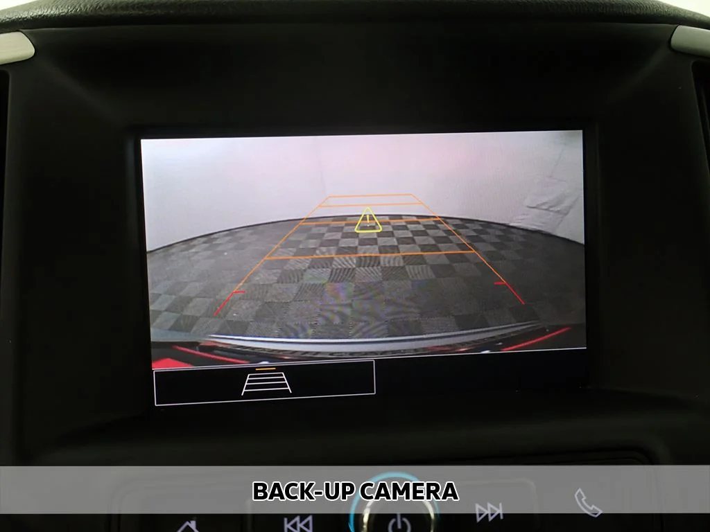 Used 2023 Silver GMC SLE image 5