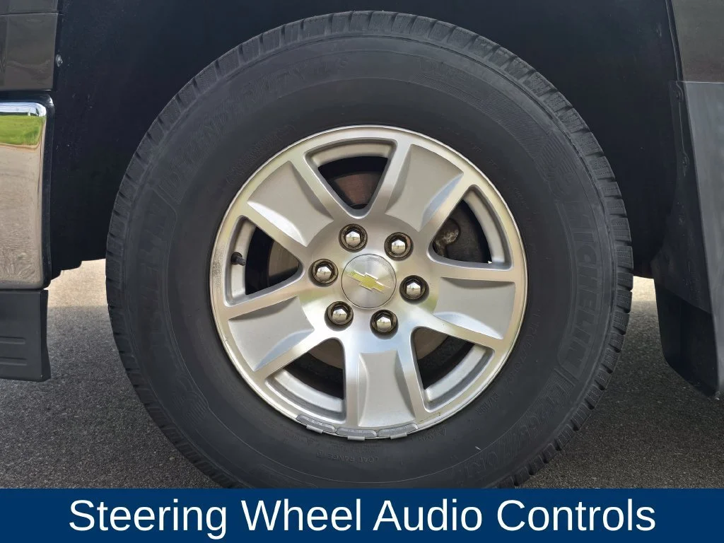 Used 2015 TUNGSTEN METALLIC Chevrolet LT image 9