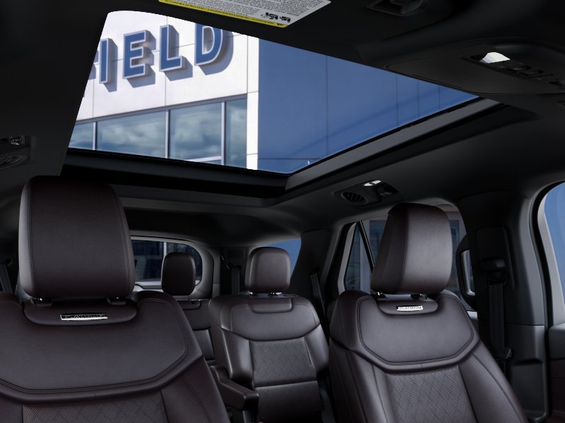 New 2027 Star White Metallic Tri-Coat Ford Platinum™ image 22