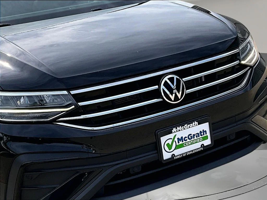 Used 2022 Black Volkswagen 2.0T SE image 35