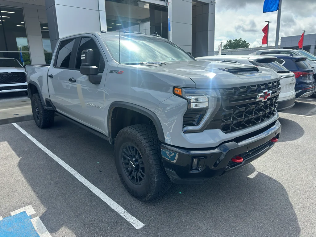 Used 2025 Slate Gray Metallic Chevrolet ZR2 image 2