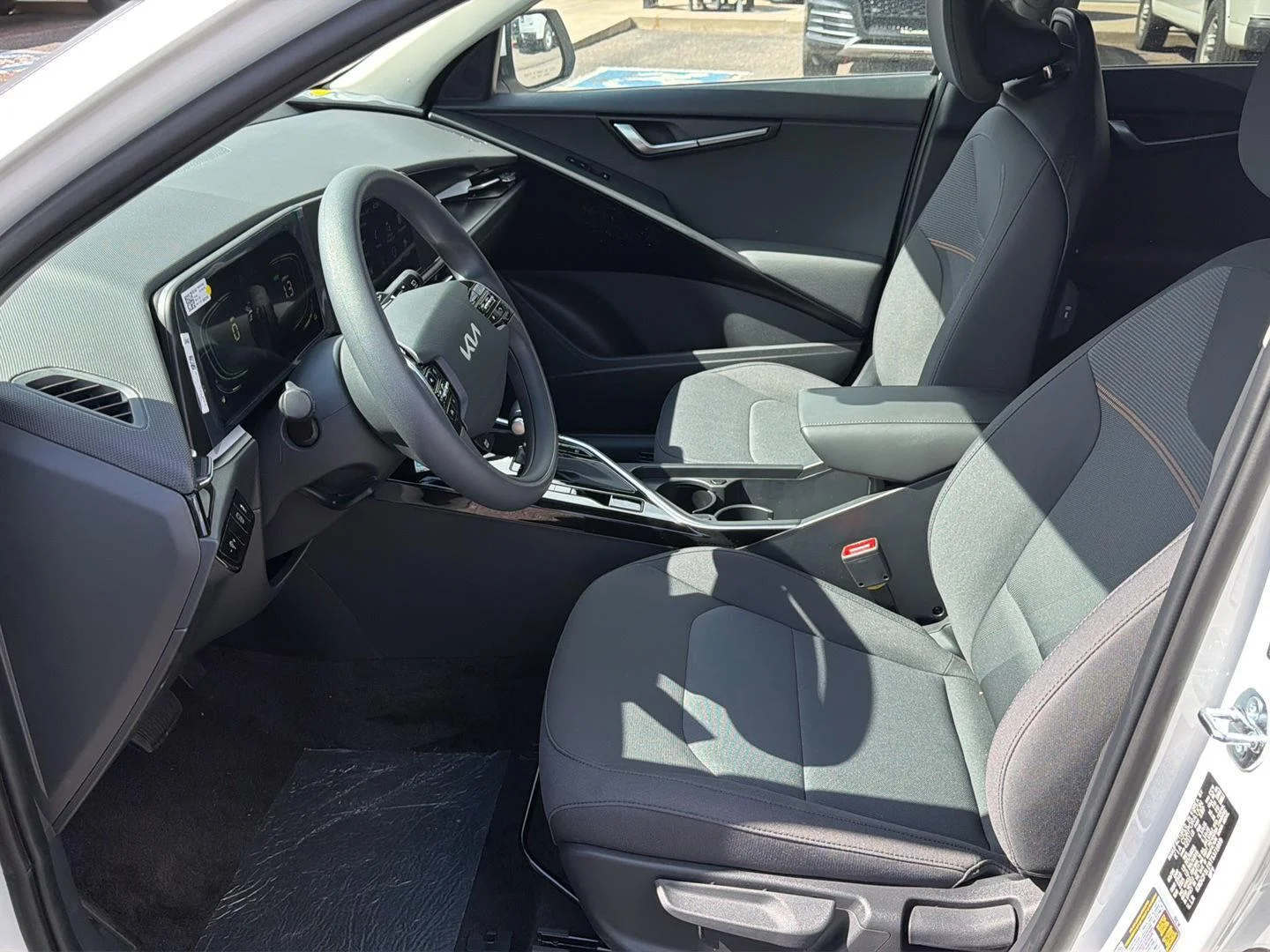 New 2026 Snow White Pearl Kia LX image 8