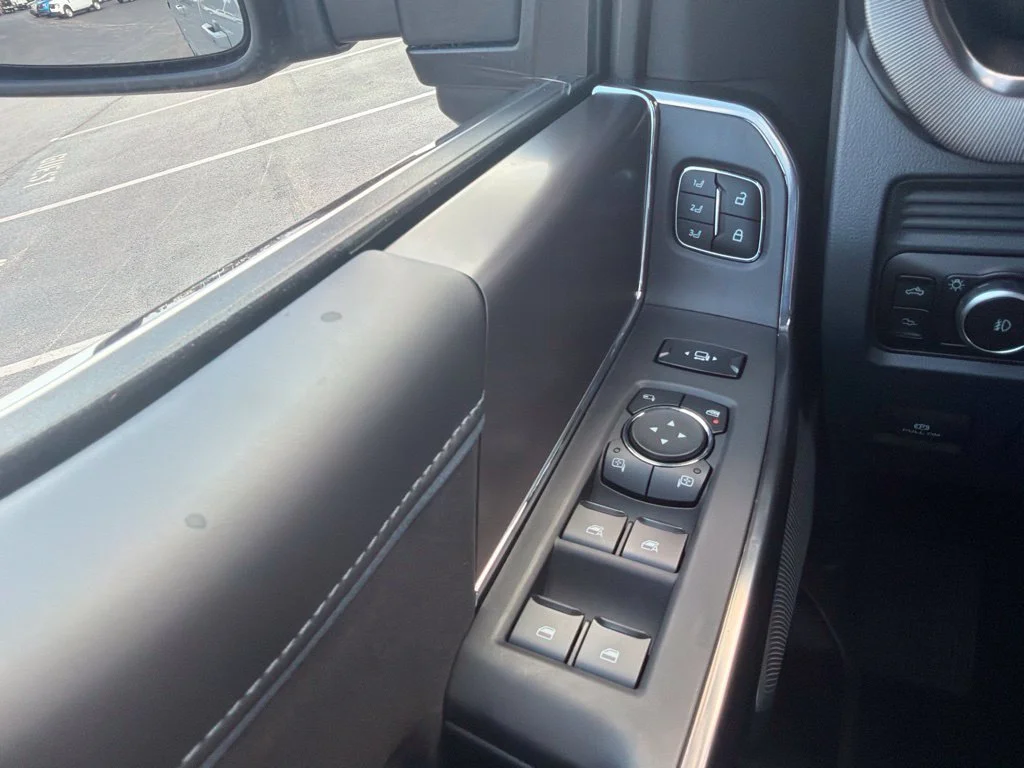 New 2027 Glacier Gray Metallic Tri-Coat Ford F-350® Platinum® image 31