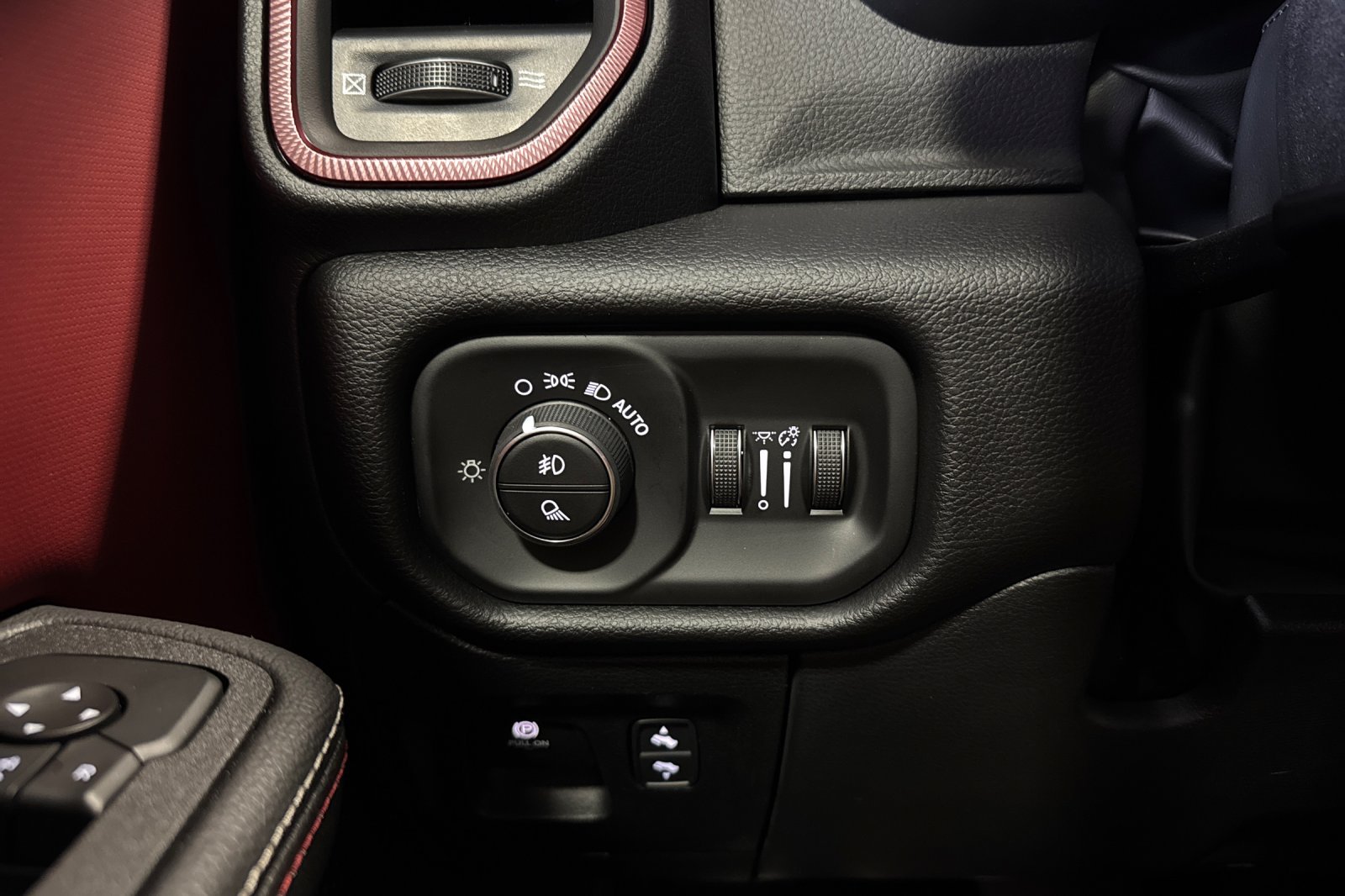 2026 RAM 1500 Rebel - Photo 25