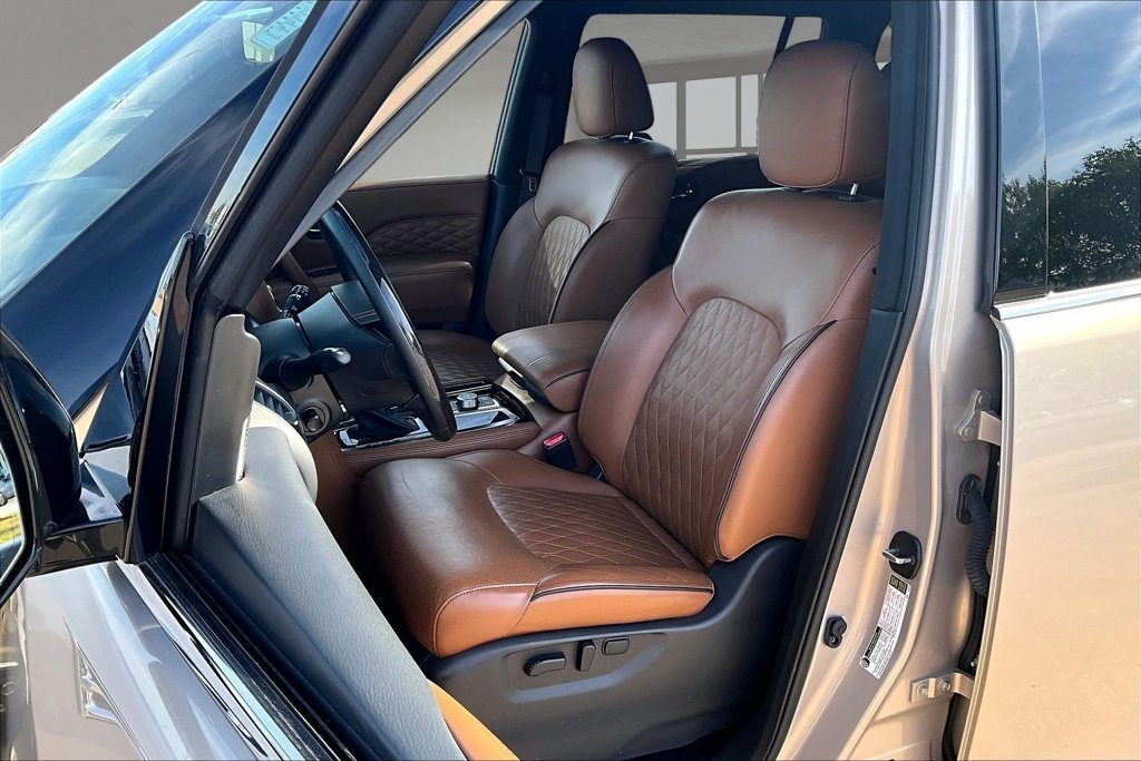 Used 2024 Beige INFINITI Sensory image 25