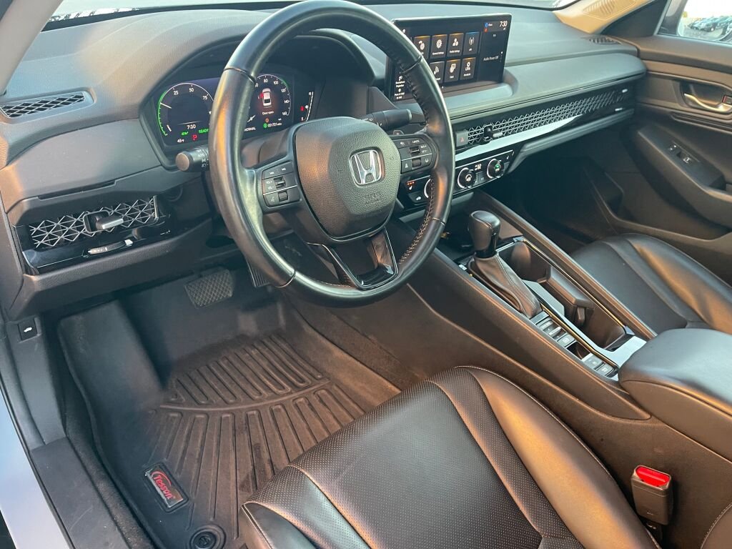 Used 2024 Urban Gray Pearl Honda EX-L image 5