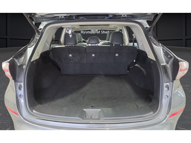Used 2018 Brilliant Silver Metallic Nissan Platinum image 25