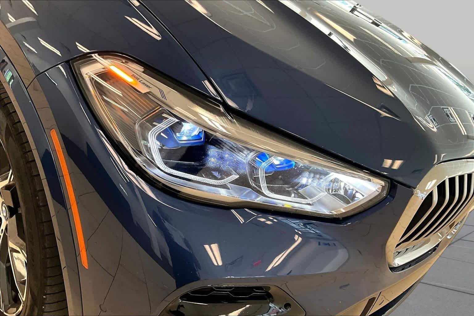 Used 2022 Phytonic Blue Metallic BMW xDrive45e image 26