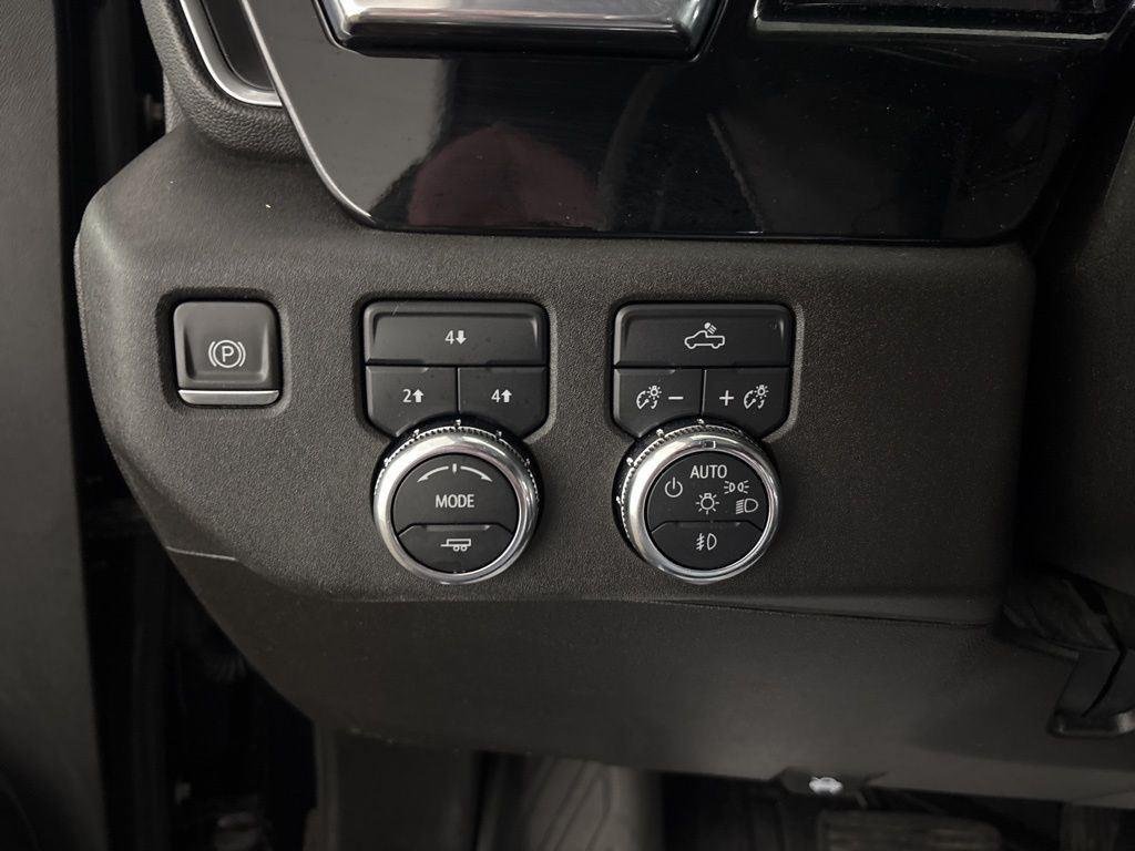 Used 2024 Onyx Black GMC SLE image 4