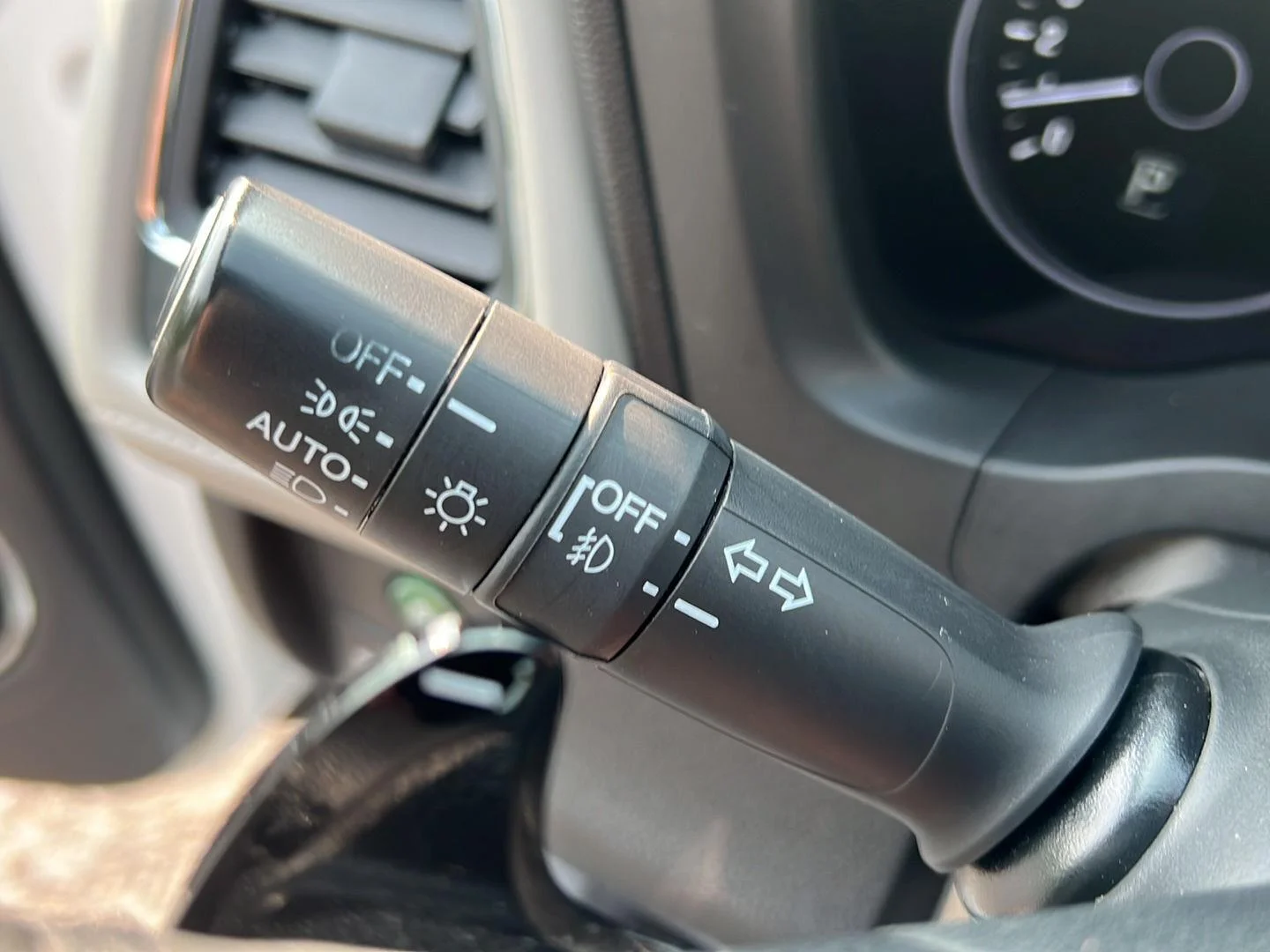 Used 2018 White Orchid Pearl Honda EX-L Navi image 16