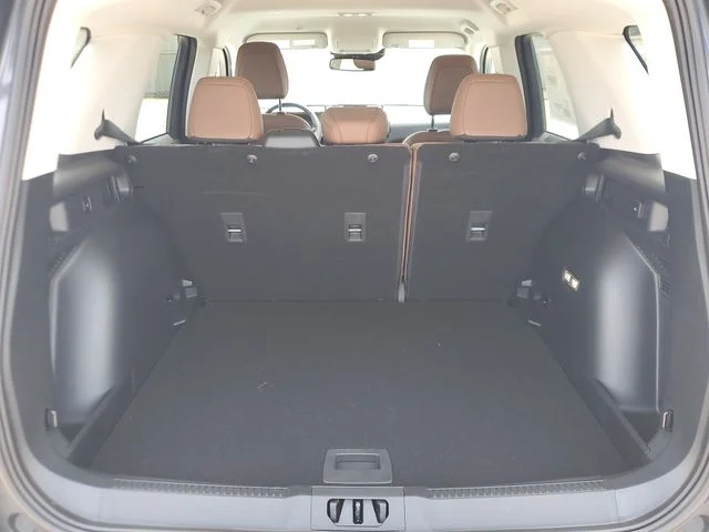 New 2026 Carbonized Gray Metallic Ford Outer Banks® image 5