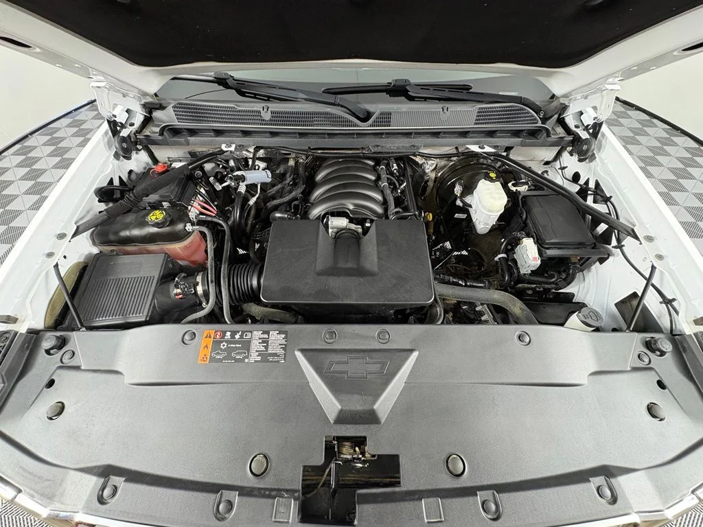 Used 2017 Summit White Chevrolet WT image 27
