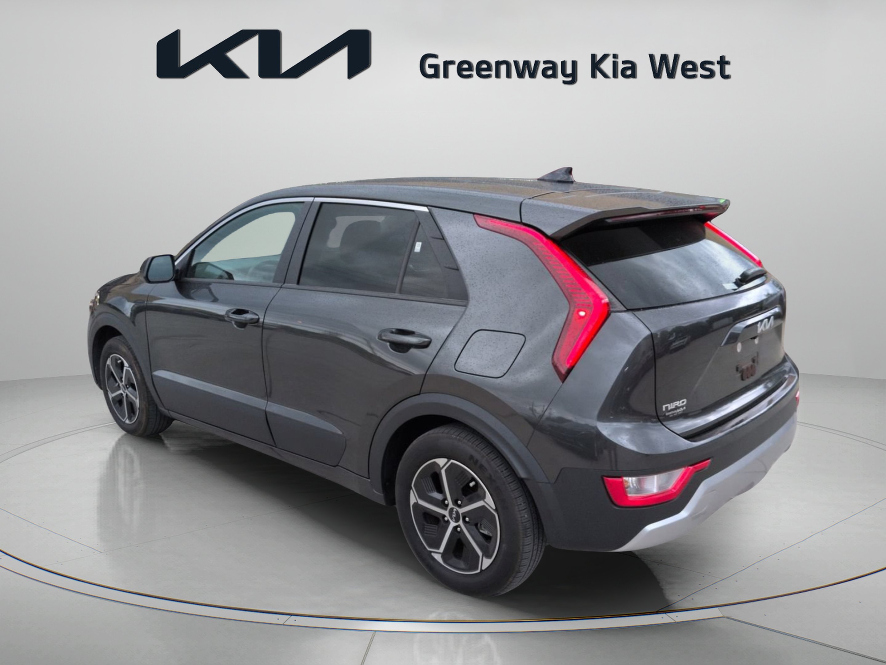 Certified Used 2024 Graphite Gray Kia LX image 6