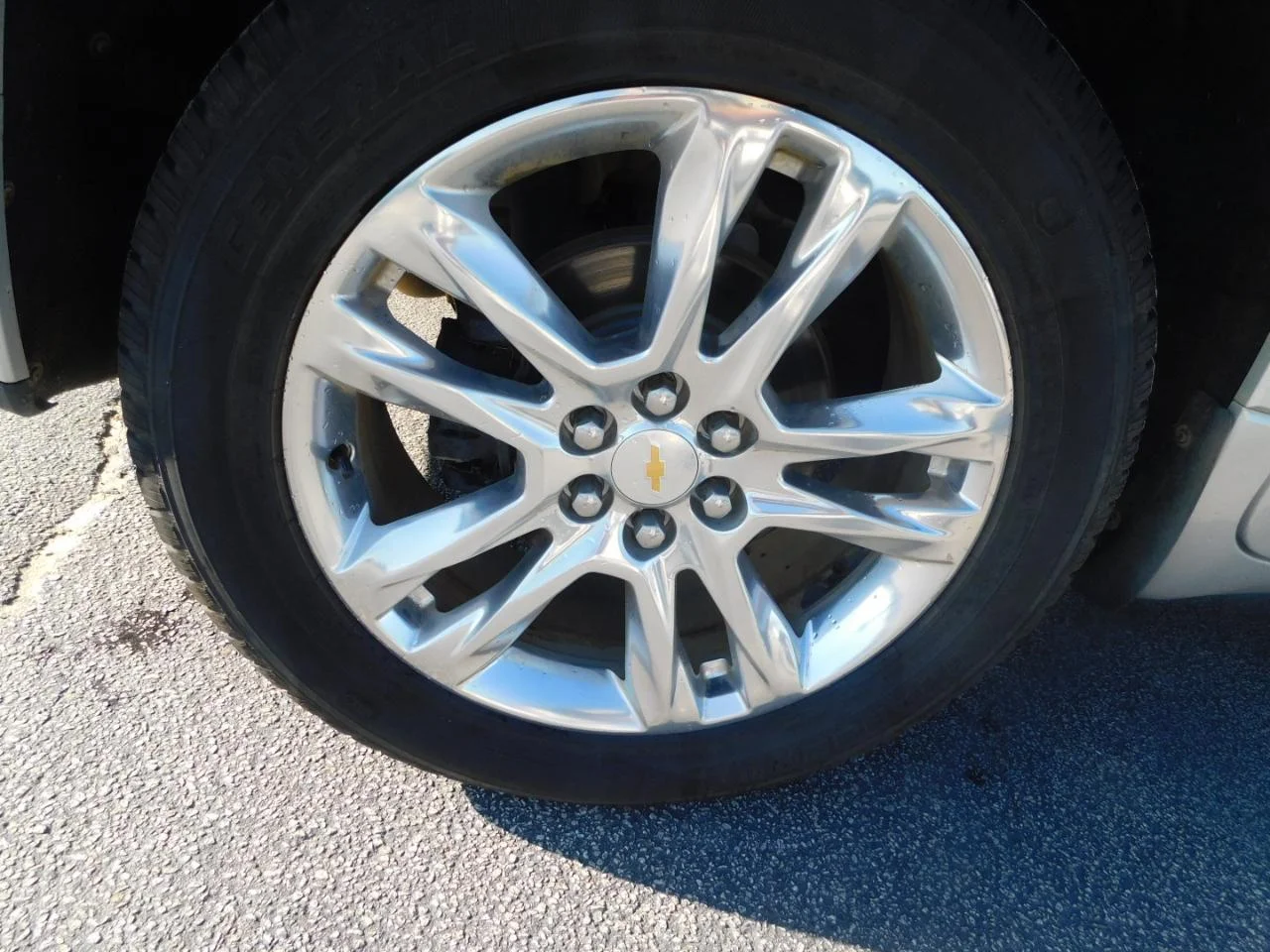 Used 2018 Silver Chevrolet AWD 4DR HIGH COUNTRY W/2L image 9
