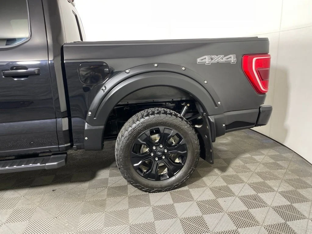 Used 2023 Agate Black Metallic Ford XLT image 5