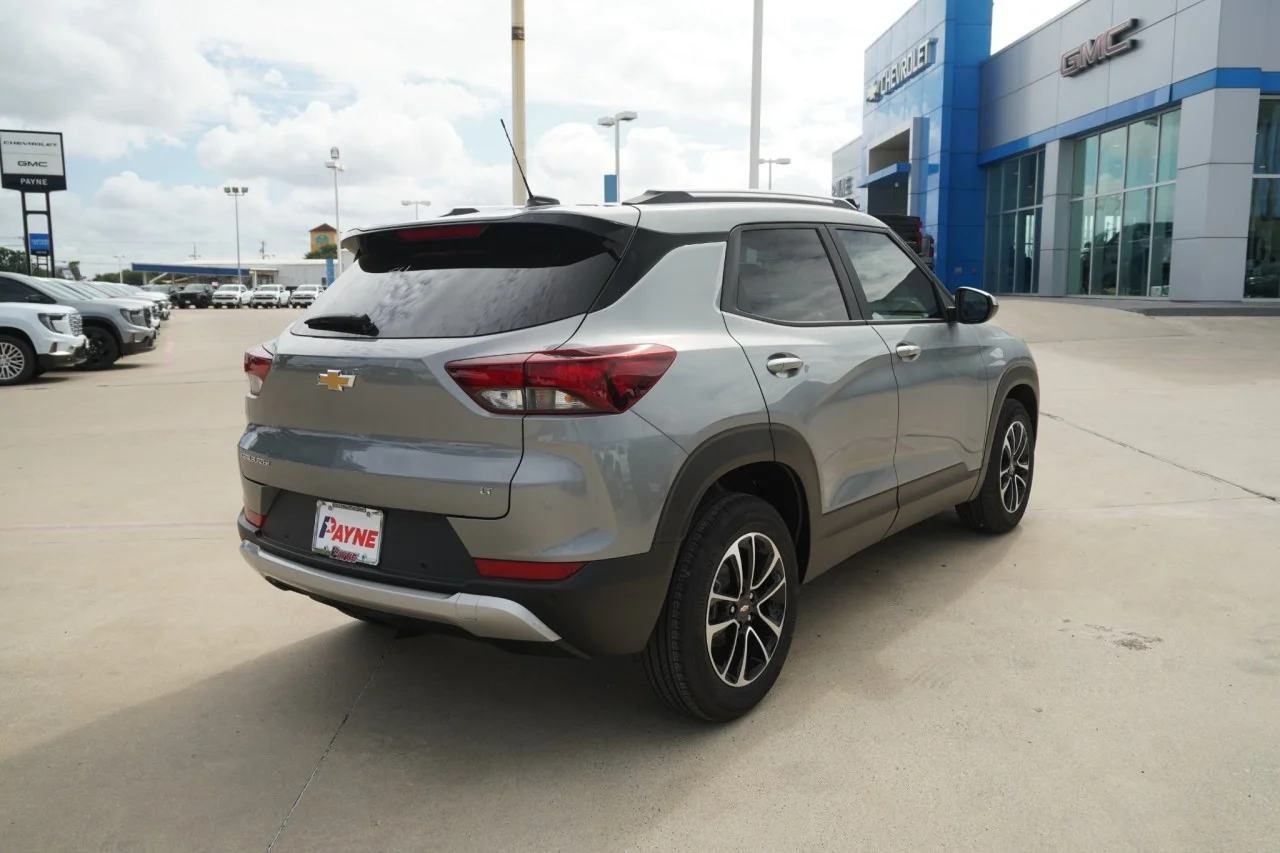 New 2026 Sterling Gray Metallic Chevrolet LT image 7