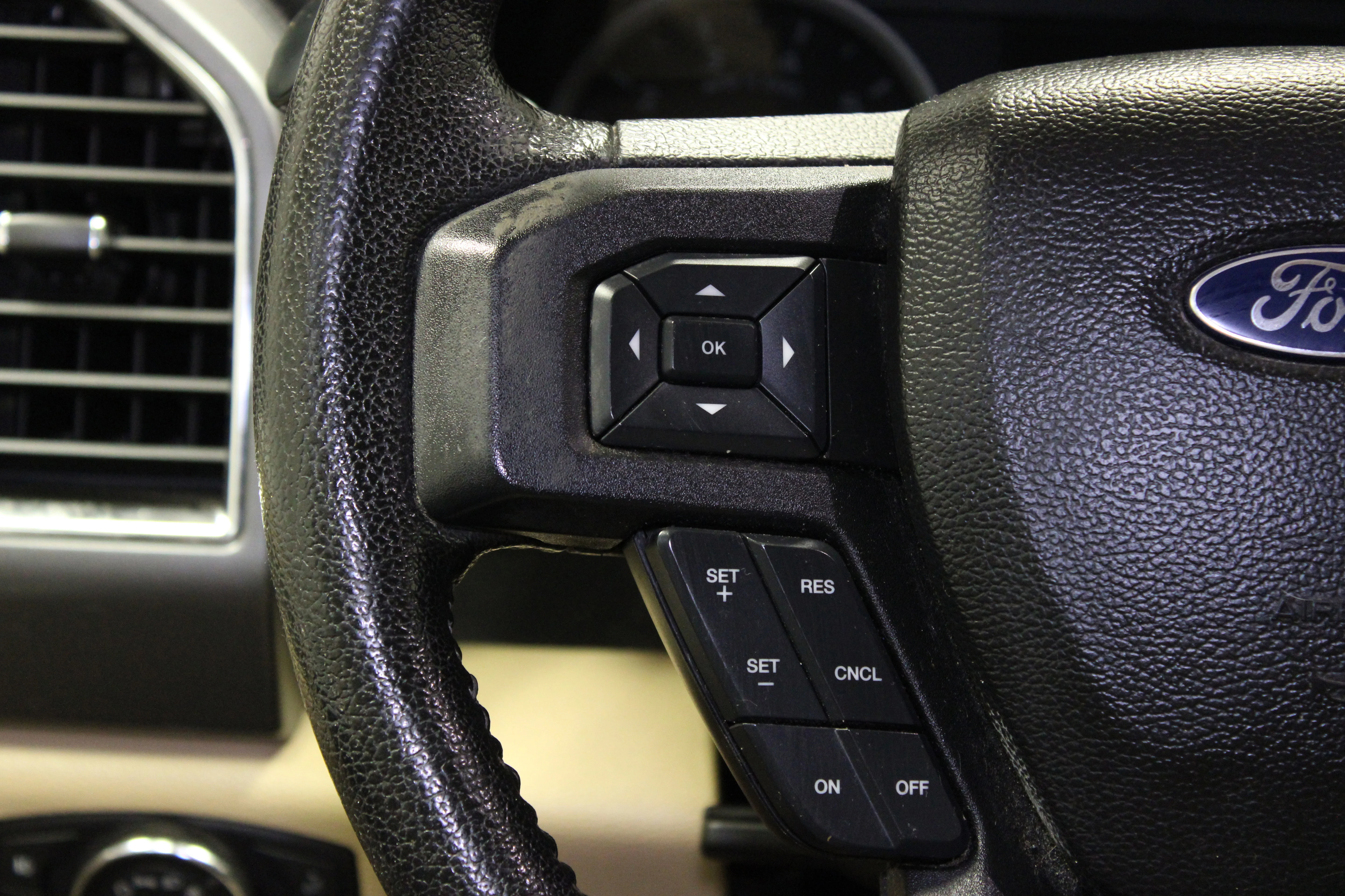 Used 2016 Bronze Ford XLT image 23