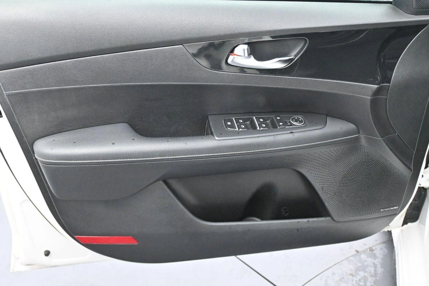 Used 2022 Snow White Pearl Kia GT-Line image 10