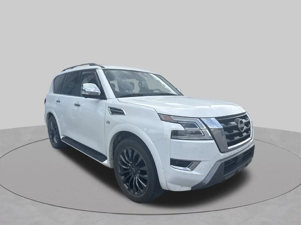 Used 2022 White Nissan Platinum image 3