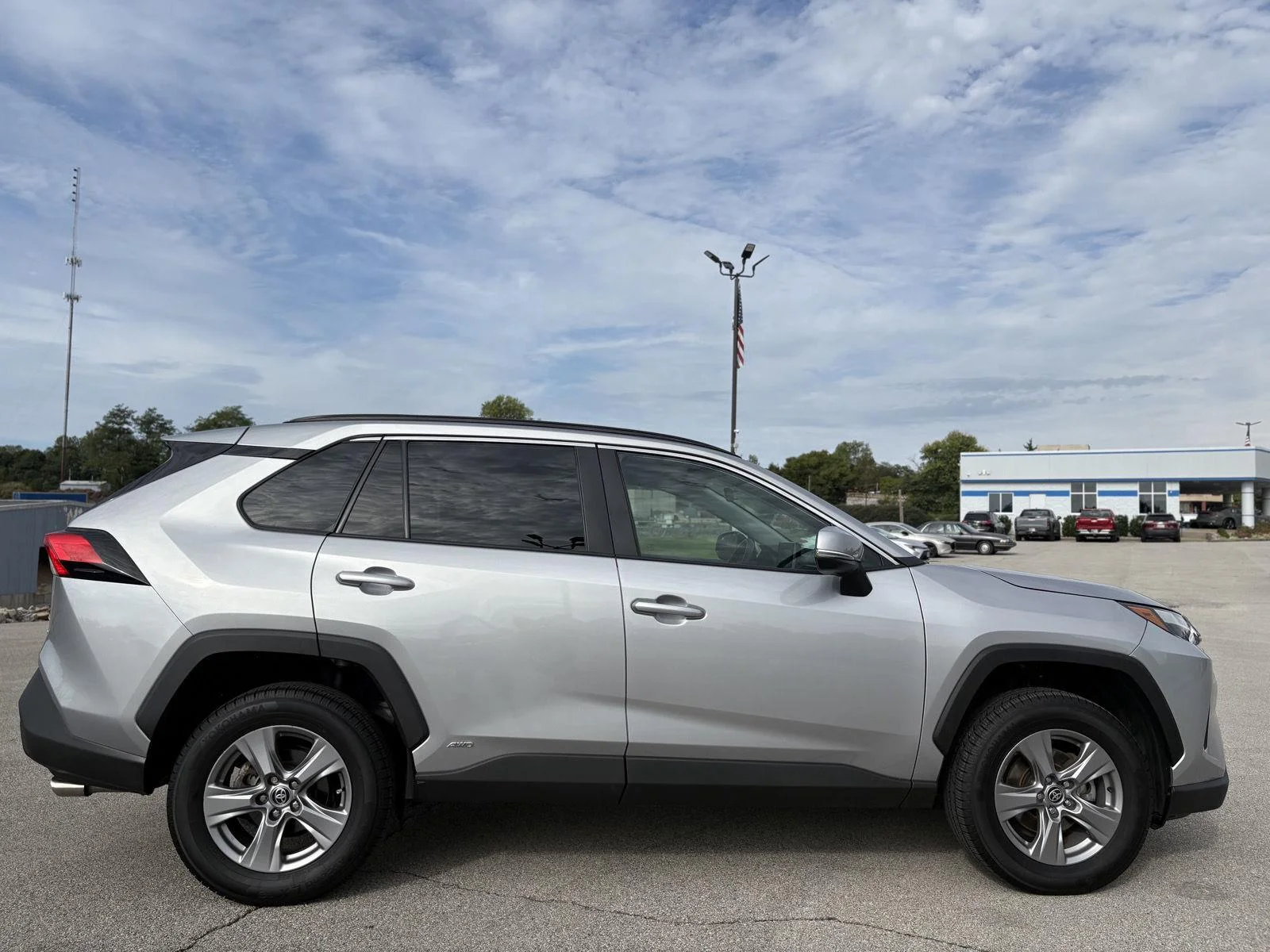 Used 2022 Silver Sky Metallic Toyota Hybrid XLE image 25