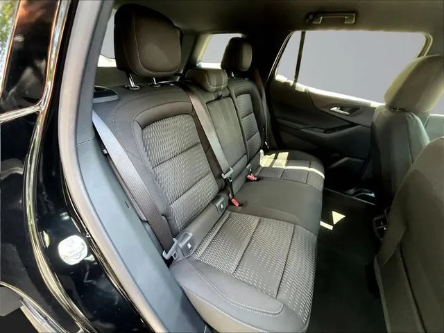 2027 Chevrolet Equinox LT - Photo 10