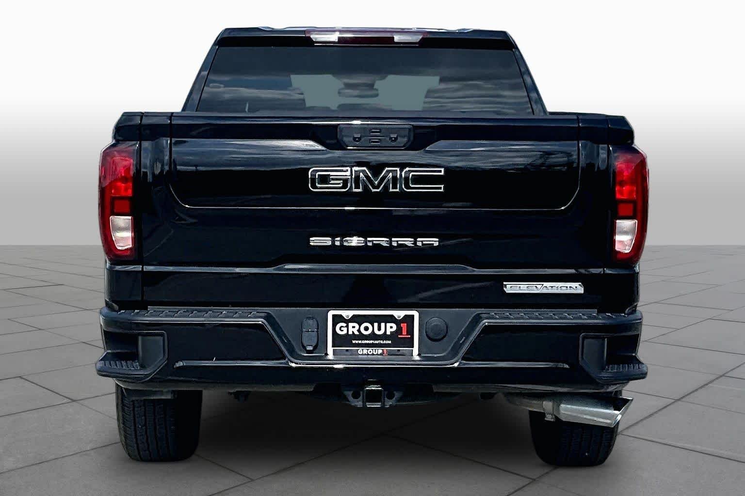 Used 2022 Onyx Black GMC Elevation image 4