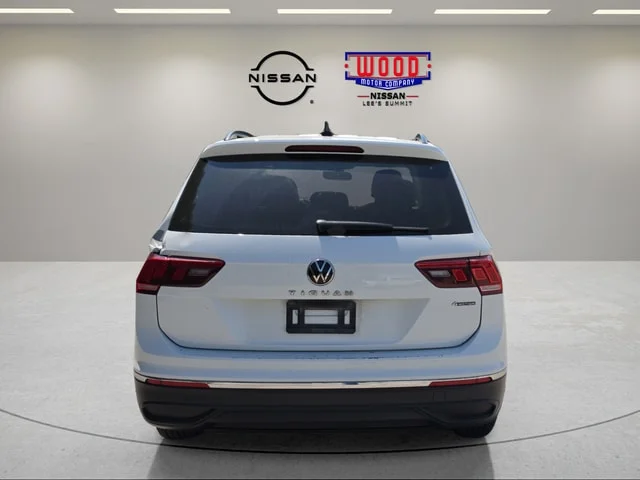 Used 2022 Pure White Volkswagen 2.0T S image 3