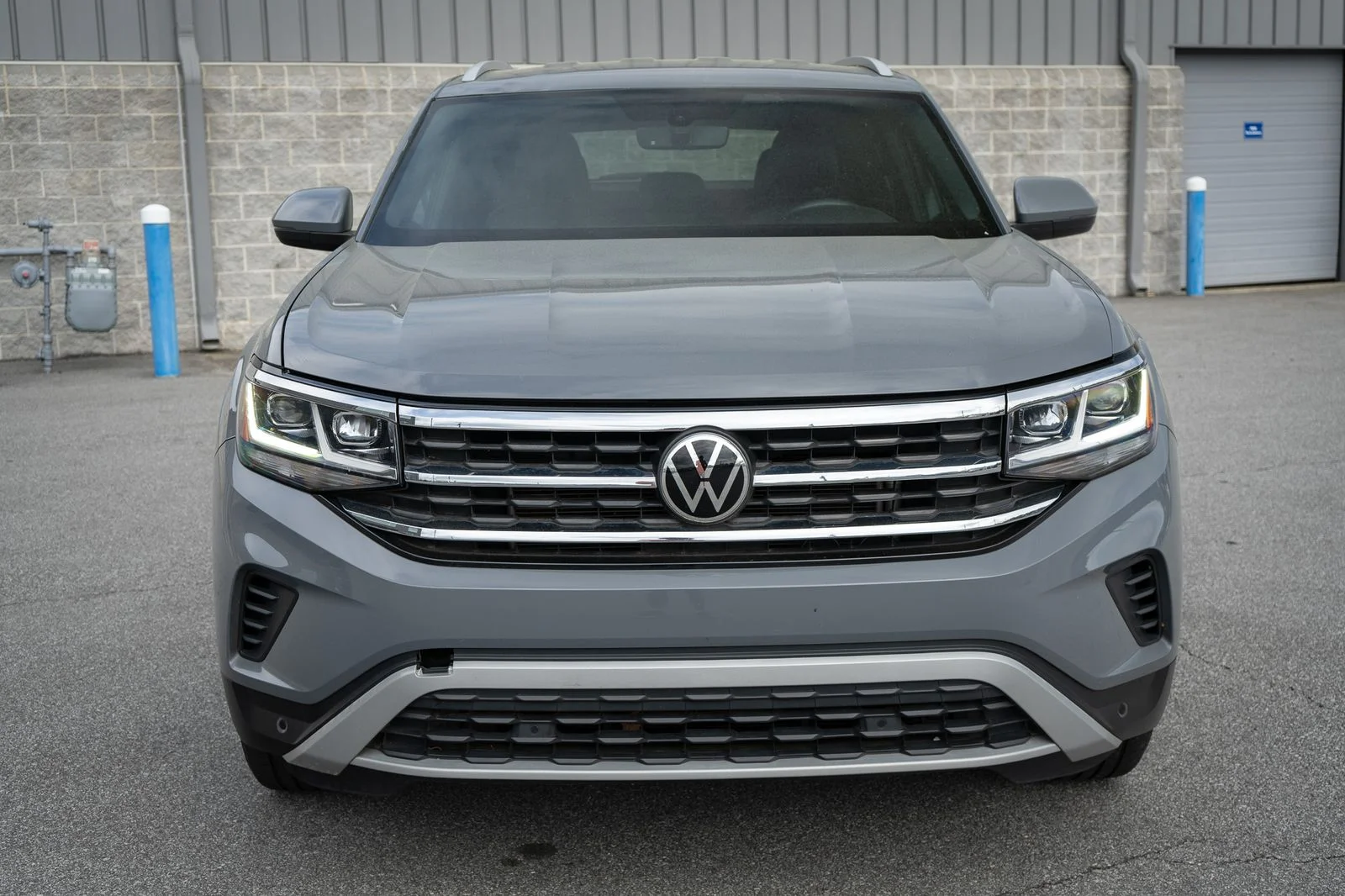 Used 2022  Volkswagen 2.0T SE w/Technology image 2