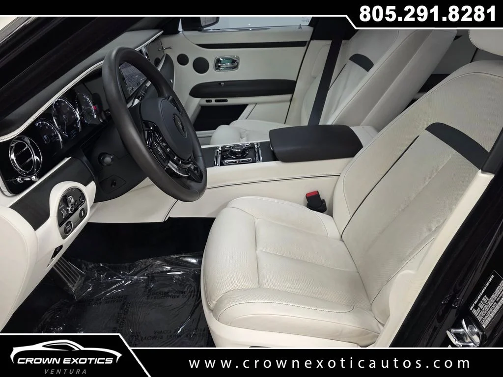 Used 2023 Purple Rolls-Royce Base image 47