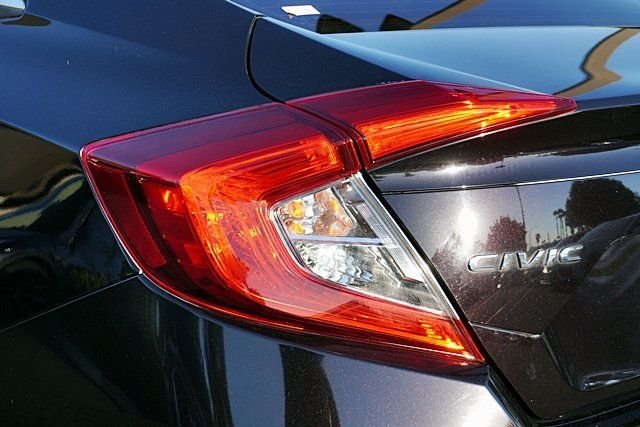 Used 2018 Purple Honda LX image 6