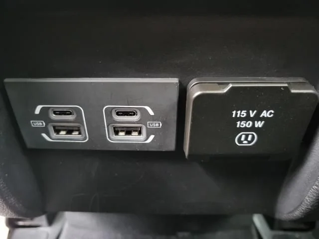 Used 2022 White Jeep Trailhawk 4x4 image 15